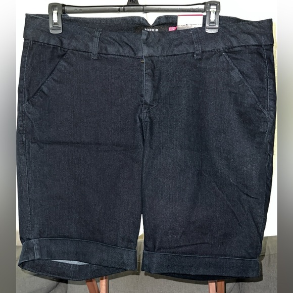 torrid Pants - Plus size- Dark denim short